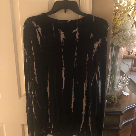 G Scent long sleeve top size Large - Picture 2 of 4